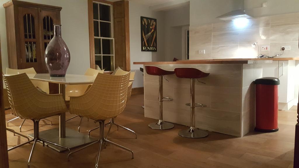Grigshot Apartment Stroud  Ngoại thất bức ảnh